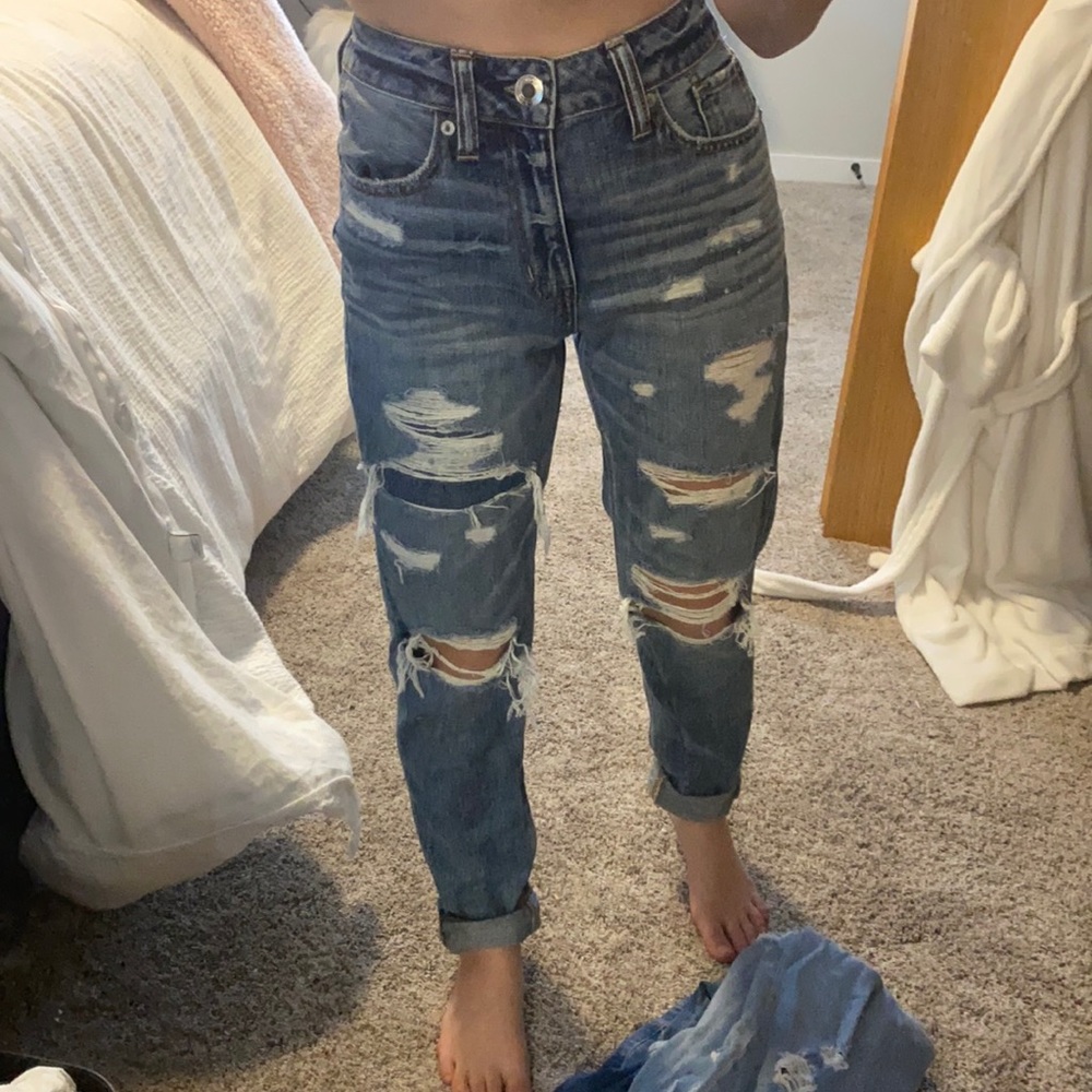 high rise ripped American eagle mom jeans